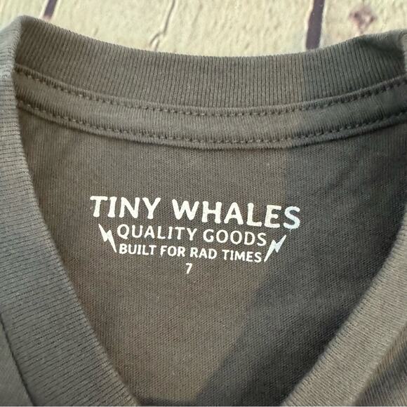 Tiny Whales Be Free Graphic Print T-Shirt - Picture 2 of 3